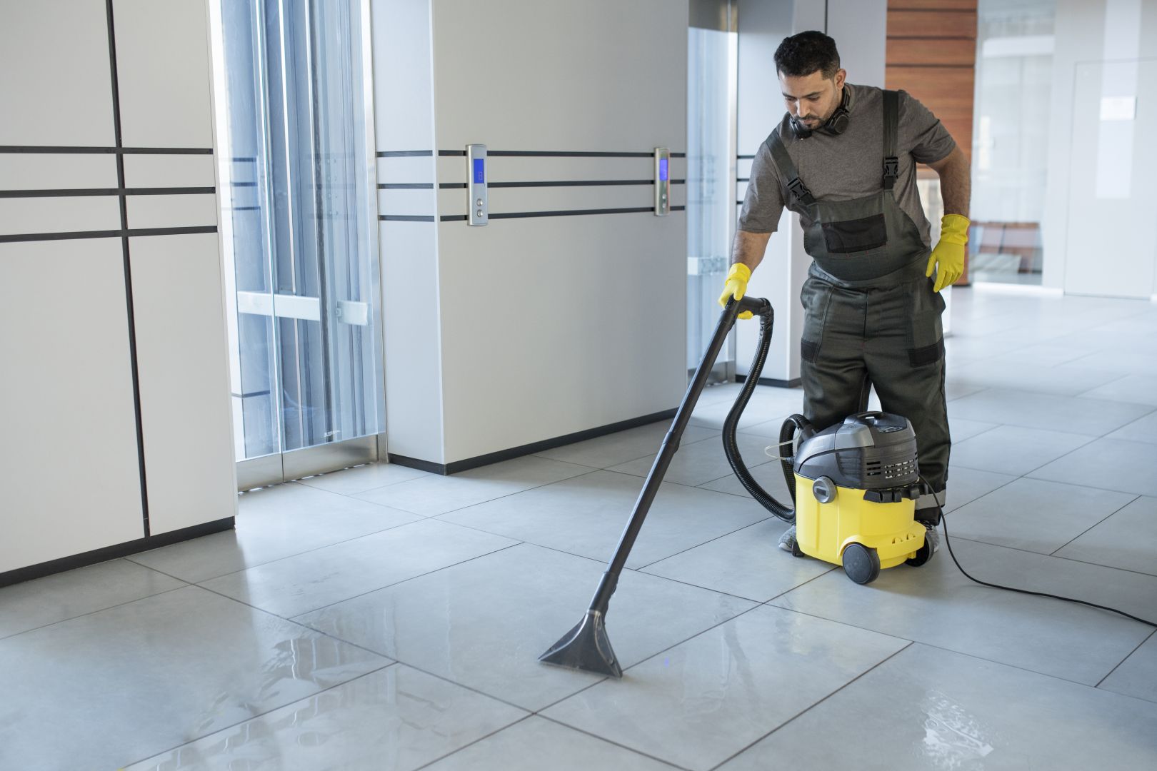 How Frequently Should an Office Schedule Deep Cleaning Services?